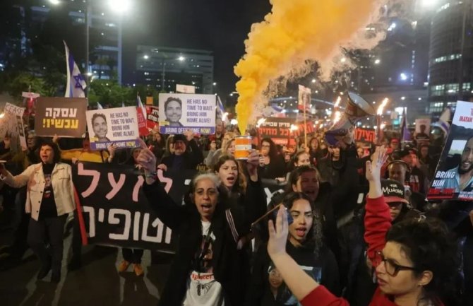 Brutalnost policije u Tel Avivu: Demonstante udarali pendrecima