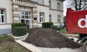 Opština Berane: Ne znamo ko je i zašto istovario zemlju ispred vrata