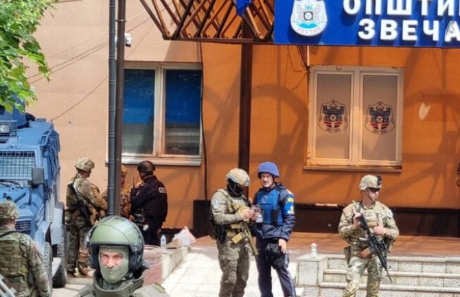 Euleks: Patroliramo i dalje ispred i oko opštinskih zgrada na sjeveru Kosova