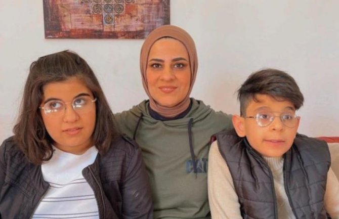 Autizam i Irak: Majka koja na Instagramu objavljuje kako živi njeno dvoje djece
