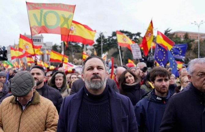 Protesti u Madridu: Traže ostavku premijera zbog zakona o amnestiranju katalonskih separatista