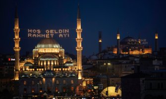 Posebna ramazanska svjetla na istanbulskim džamijama