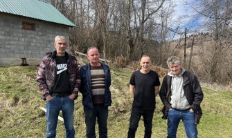Bijelo Polje: Napušteni lovački kerovi upadaju u stada, mještani Kovrena traže pomoć nadležnih