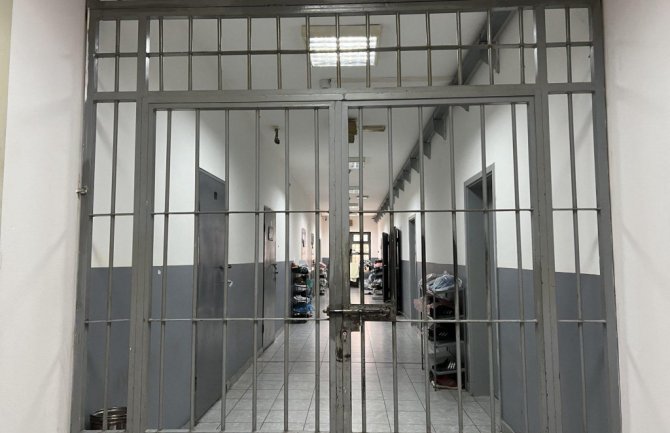 Srbija: Zatvorenik preminuo nakon teškog zlostavljanja, maltretiralo ga više robijaša