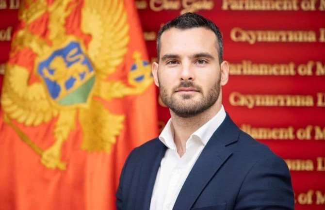 Janović: Dvije nezakonite odluke Abazovićeve Vlade koštale građane skoro osam miliona eura