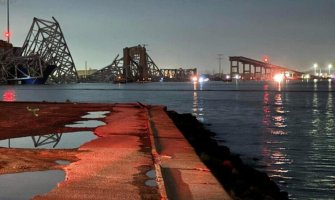 Obustavljena potraga posle rušenja mosta u Baltimoru: Strahuje se da je šest osoba stradalo