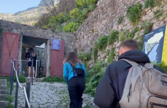 Agencije vode turiste nesigurnim stazama: Krše zakon i ilegalno posluju