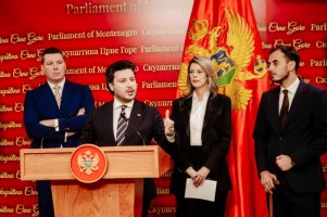 URA: Spajićeva Vlada pokazuje netransparentan, skandalozan i ponižavajući odnos prema medijima