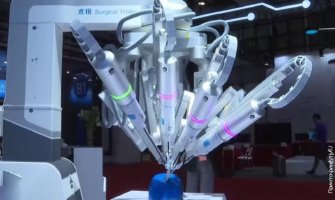 Ljekari u Beču operišu pomoću robota: Robot samo instrument kojim hirurg upravlja