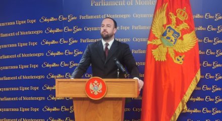 Nikolić: 35 poslanika uputilo inicijativu Spajiću da donese odluku o kosponzorstvu prijedloga Rezolucije o Srebrenici