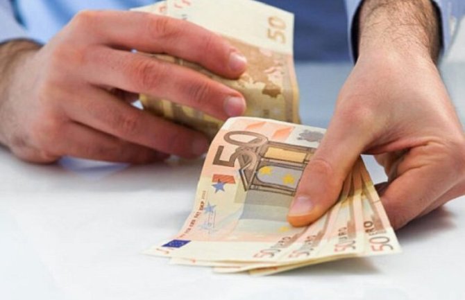 Prosječna zarada u martu iznosila 825 eura