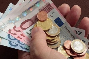 Rast i plata i kredita: Građani duguju 1,8 milijardi eura