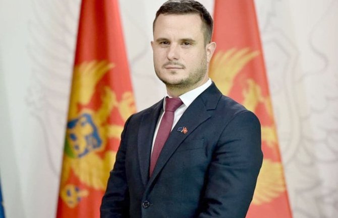 Zenović: Posljednji rok da Vlada uradi sve što treba je sjutra