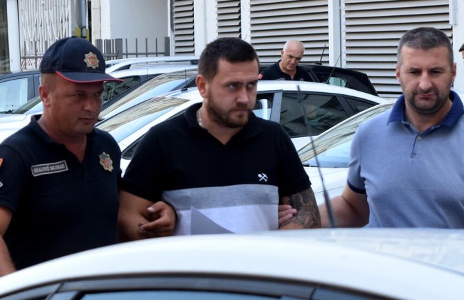Policajac se pozvao na obavezu čuvanja službene tajne u postupku protiv Mujovića