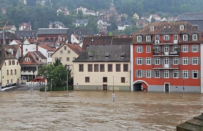 Velike poplave pogodile Njemačku: Poginuo vatrogasac, hiljade ljudi pozvane na evakuaciju