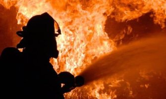 Vlašić: Od udara groma zapalila se vikendica, vatrogasci gase požar