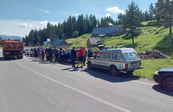 Žabljak: Zbog protesta građana odgođeno uklanjanje štalskog naselja