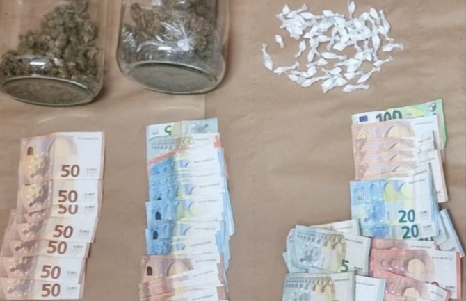 U Budvi uhapšena osoba kod koje je pronađen kokain i marihuana namijenjena uličnoj prodaji
