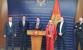 Eraković: Skandal, izbor VDT-a desio se u Vladi, u Skupštini je samo formalizovan