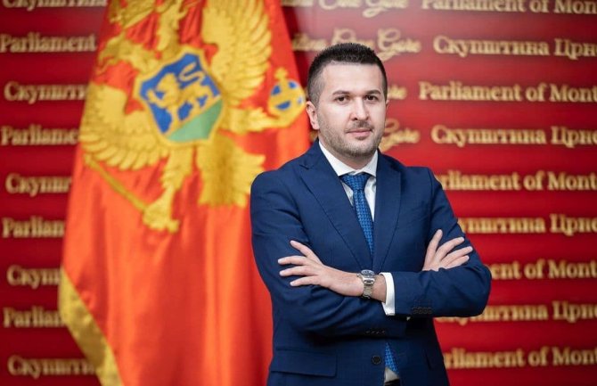 Pejović: Spajić doprinio unapređenju standarda višestruko više od onih koji su vladali tri decenije