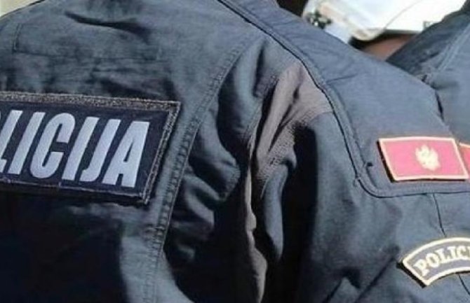 Članovi kriminalne grupe kockali u Budvi, policija oduzela čipove i kartice