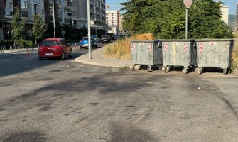 Zeković: Ulice u City kvartu u Podgorici prljave i masne, treba ih oprati