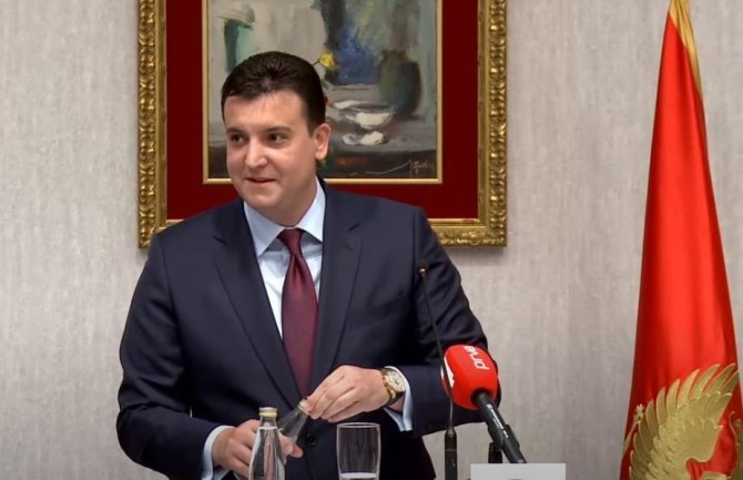 Uzivo Milović: Kandidujem se za gradonačelnika Podgorice, PES u saradnji sa nacionalistima gura Crnu Goru u ponor