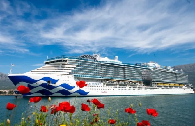U Baru megakruzer „Sun Princess“ sa preko 4.400 turista i 1.600 članova posade