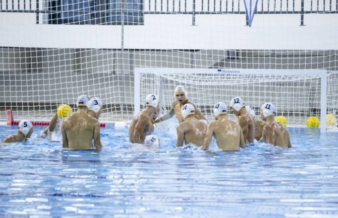 Crnogorske ajkule potopile Srbiju za polufinale EP