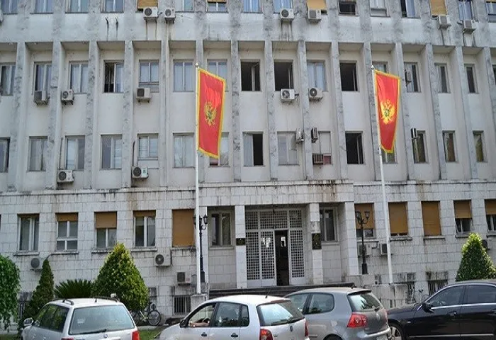 Rashodi rastu, prihodi posustaju: Crna Gora u blagom deficitu - Kodex